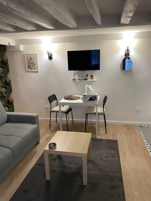 Appartement Confortable - Opera - Place De La Madeleine - Saint Martin - 4 Pers Parigi Esterno foto